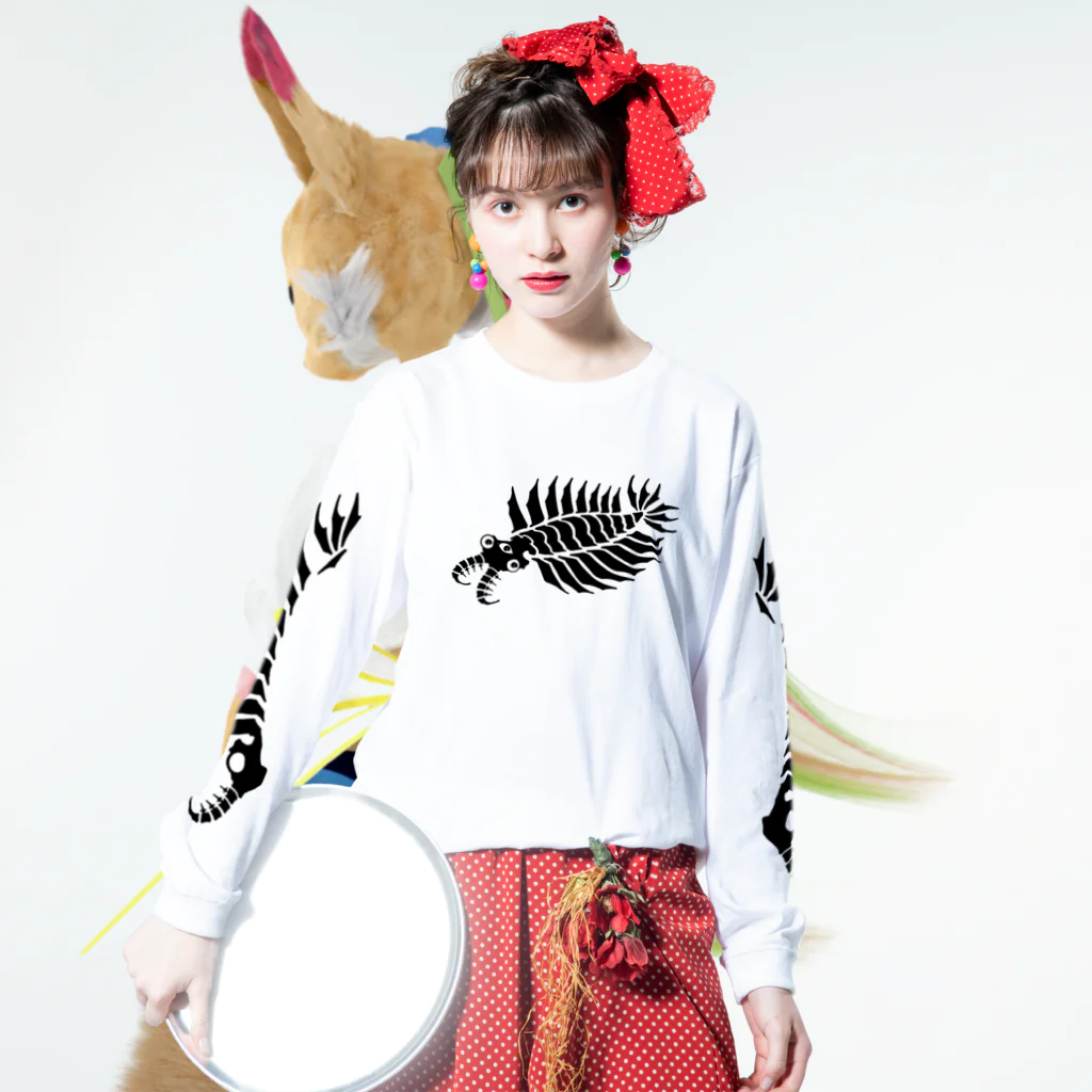 Alba spinaのアノマロカリス Long Sleeve T-Shirt :model wear (front)