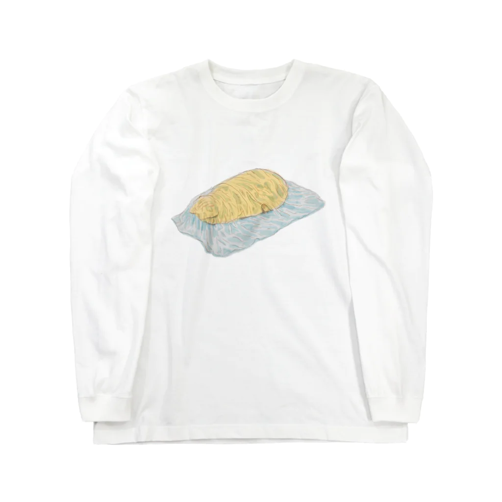 イエネコのビニールの下でごめん寝する茶トラ猫 Long Sleeve T-Shirt