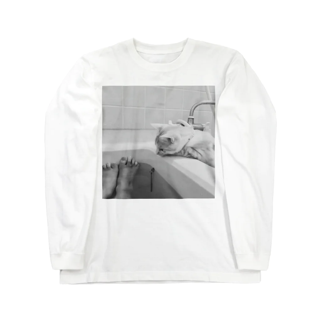 Natsume_shopのモノクロ猫Tシャツ お風呂 Long Sleeve T-Shirt