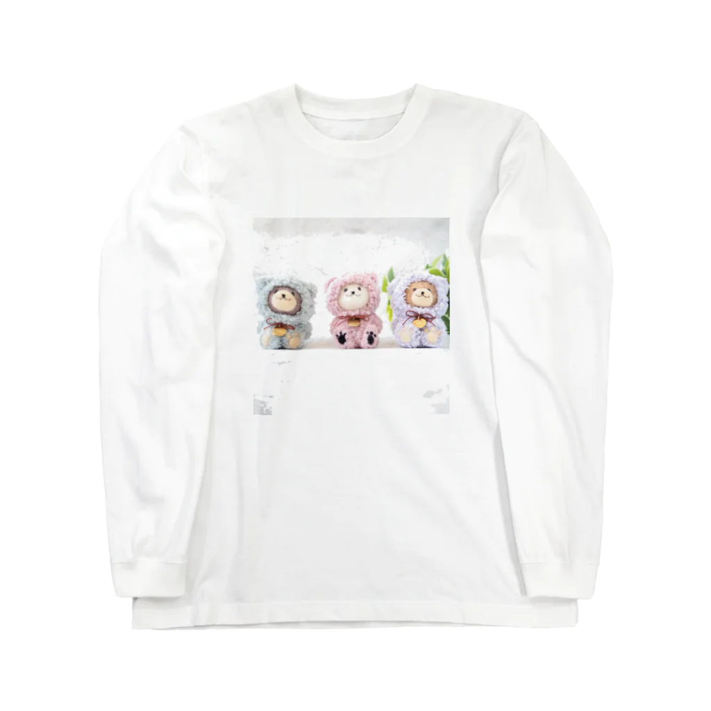 kumamia（くまみあ）のくまの３兄弟もこもこver. ロングスリーブTシャツ