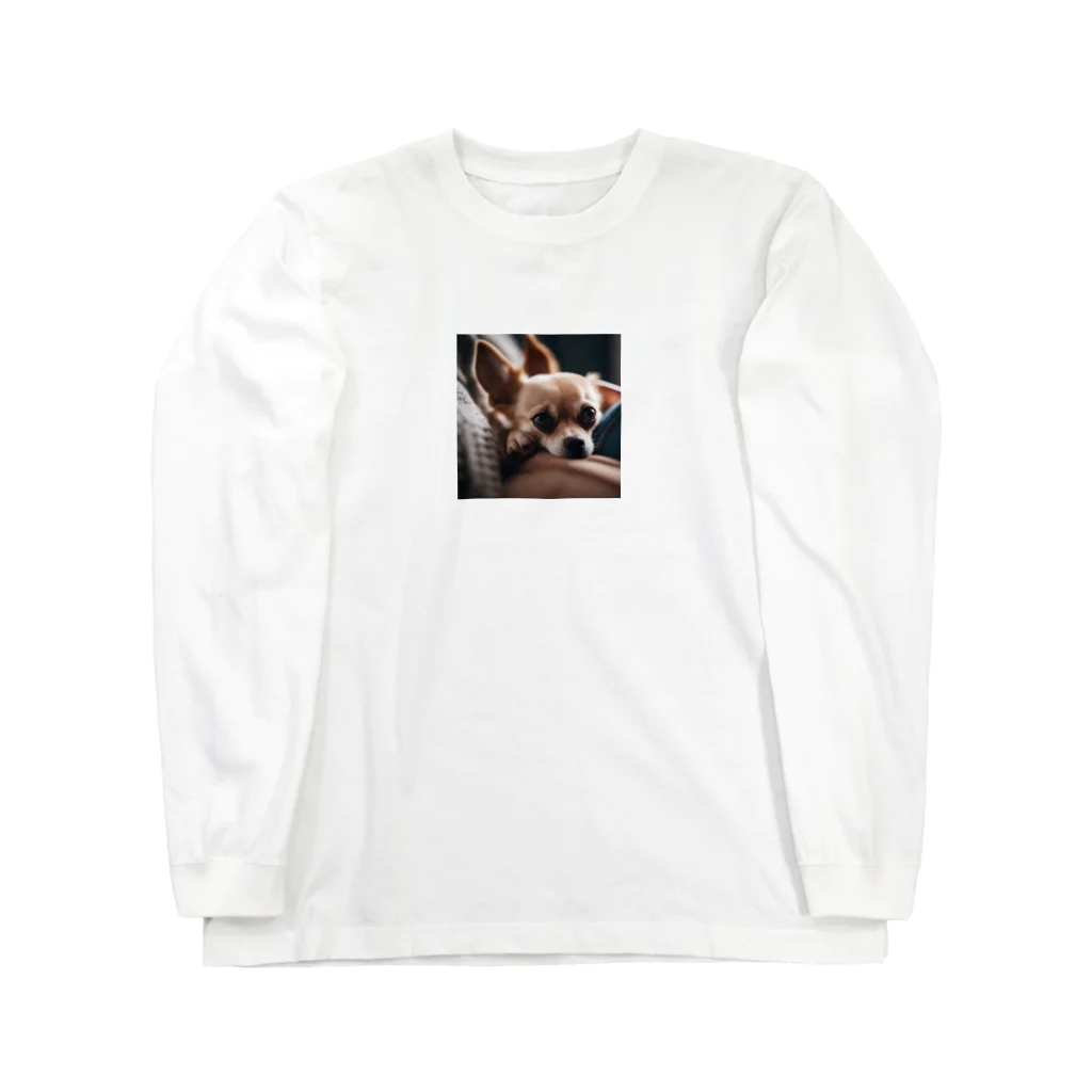 oscartakaの飼い主の足元にくっついているチワワ Long Sleeve T-Shirt