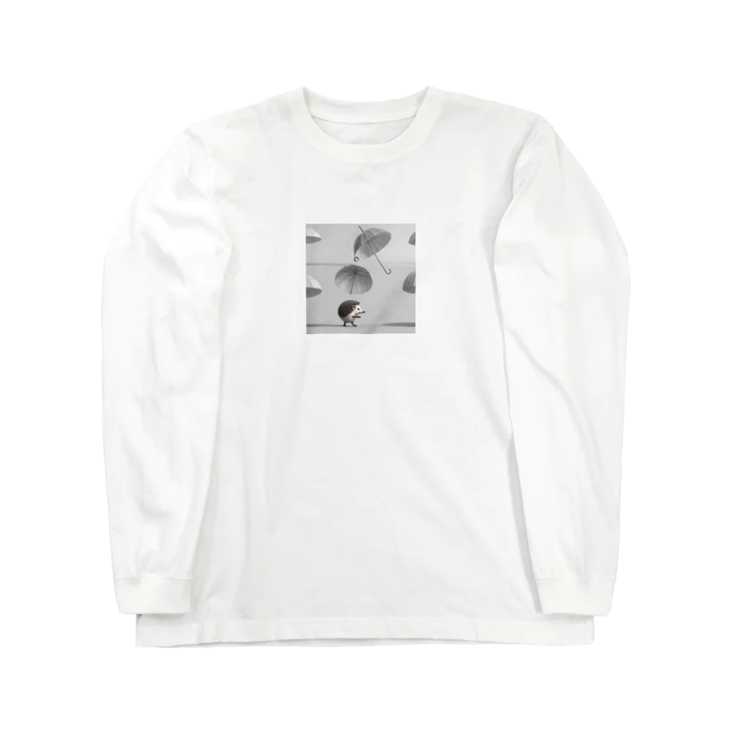 ininicoの小さな傘をさして歩いているハリネズミ Long Sleeve T-Shirt