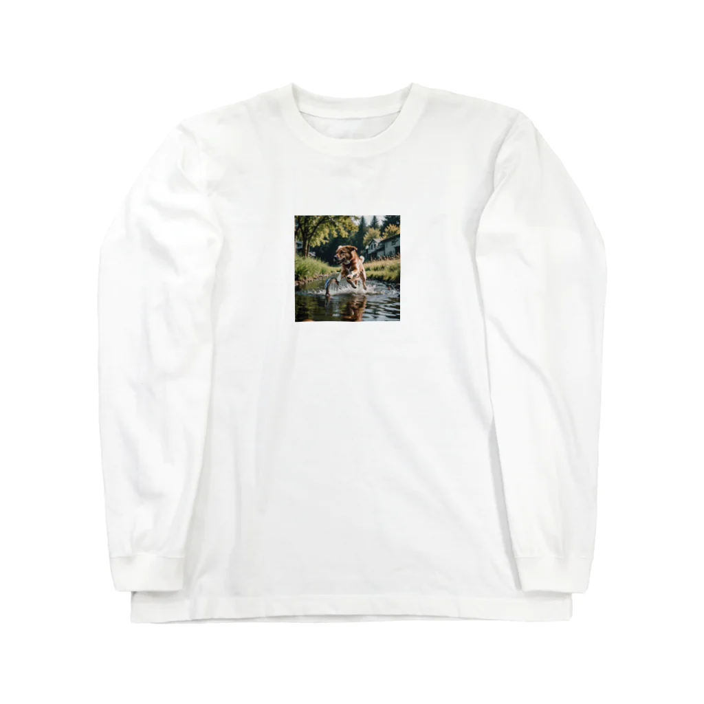 kokin0の水辺を走る犬 dog runnning on the water Long Sleeve T-Shirt