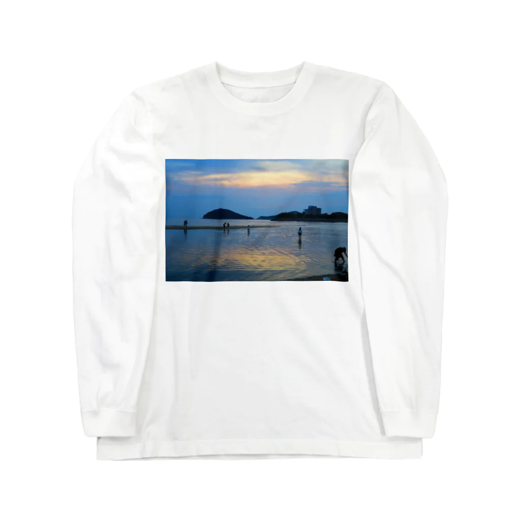 りっちゃんのへや。の砂浜の夕刻 Long Sleeve T-Shirt