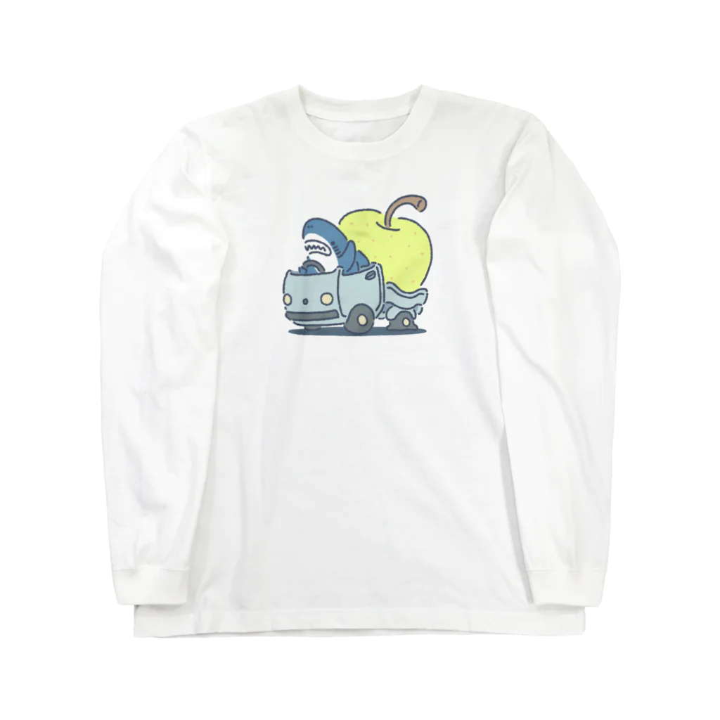 サメ わりとおもいの巨大梨を収穫したサメ Long Sleeve T-Shirt