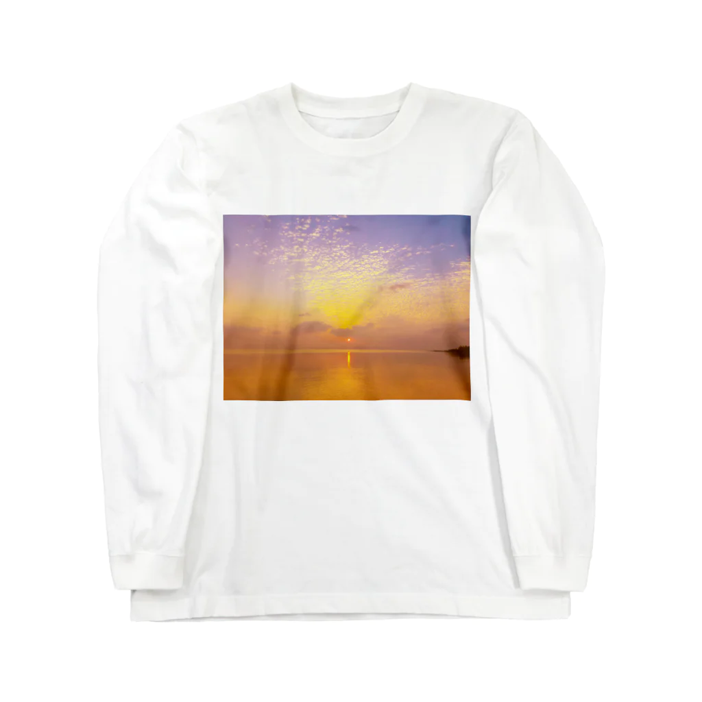 mizuphoto galleryのAmulet of the sun Long Sleeve T-Shirt