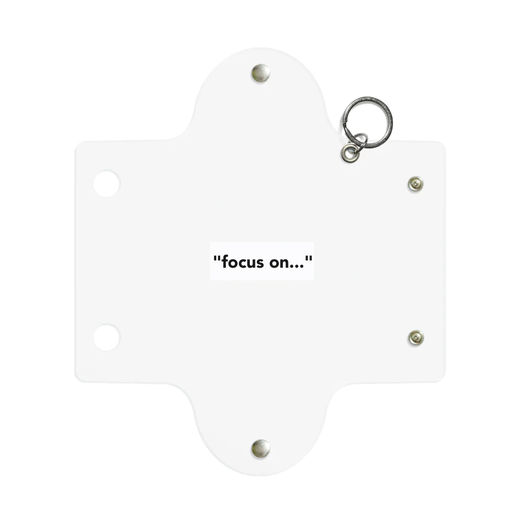 focus on...の"focus on..." Mini Clear Multipurpose Case