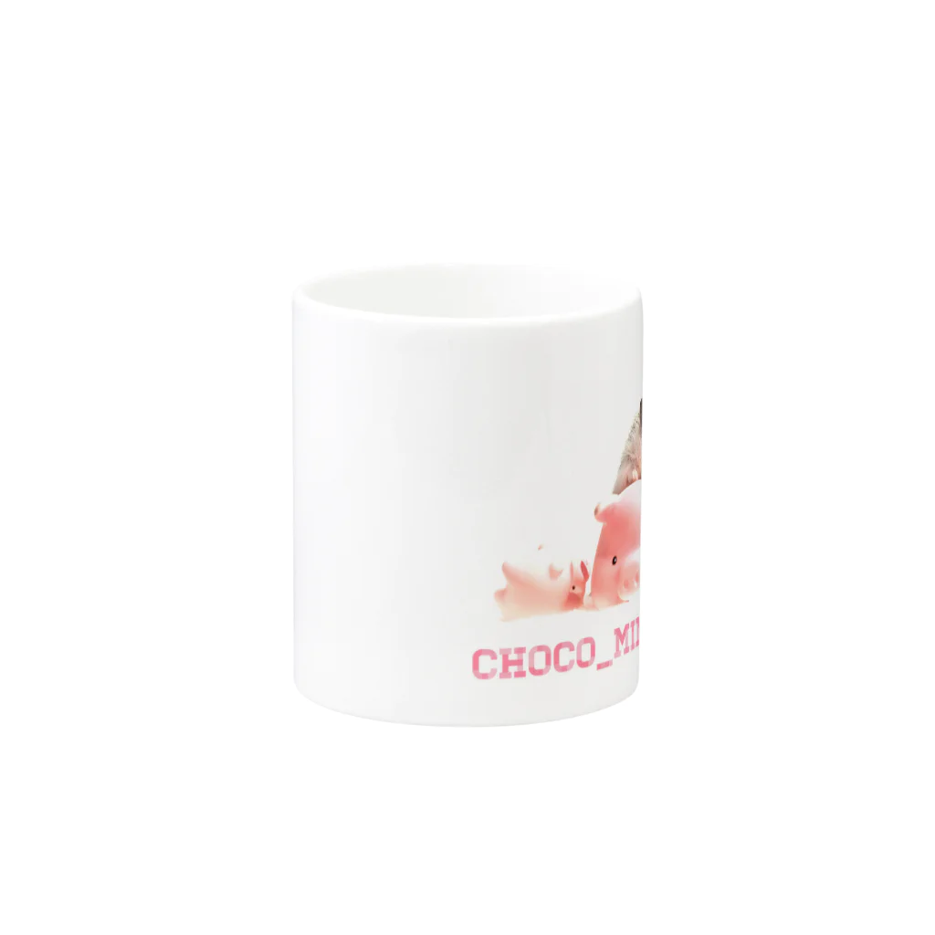 CHOCO’S STUDIOのOn the pig Mug :other side of the handle