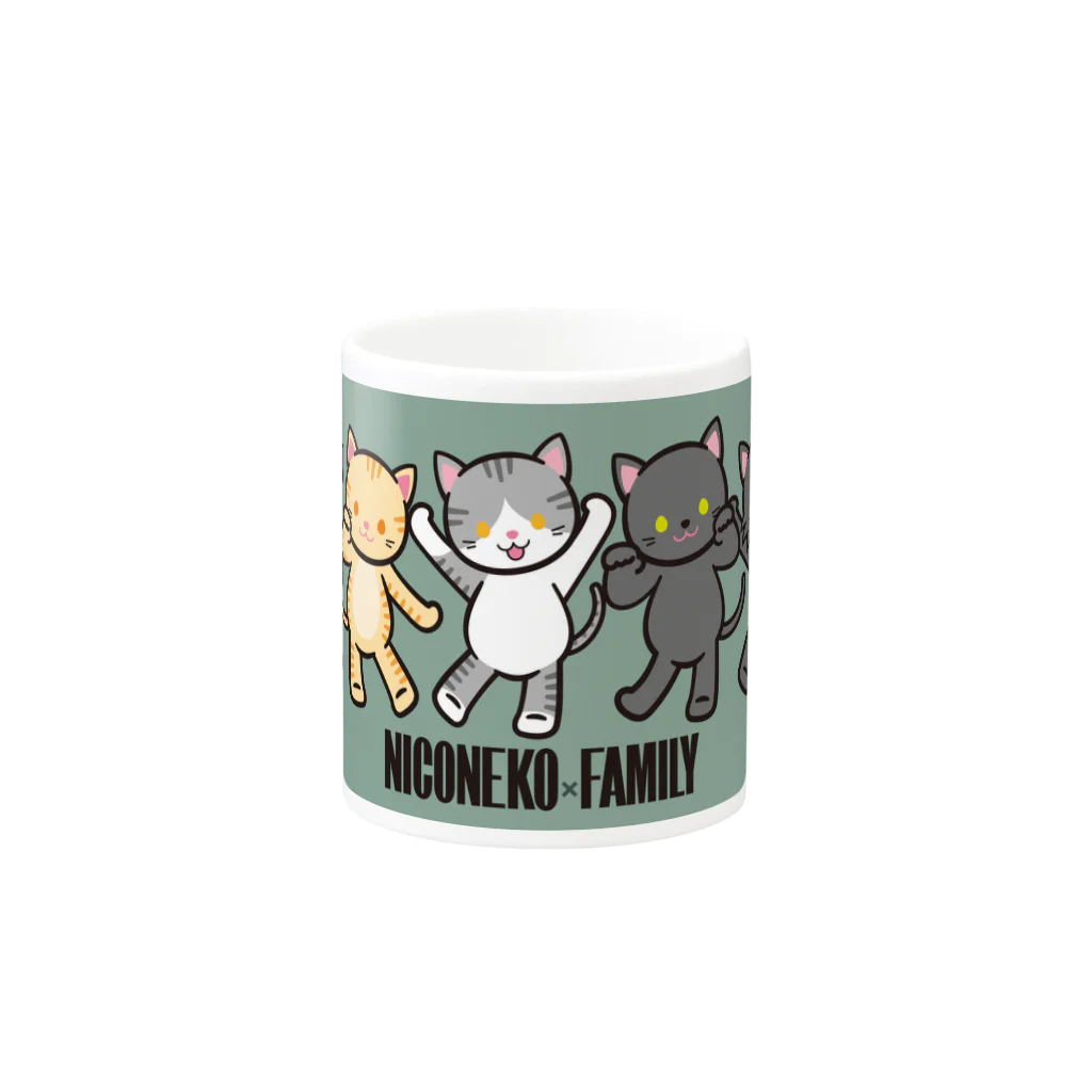 にこねこ【保護猫の保育園】のNICONEKO×FAMILYマグ Mug :other side of the handle