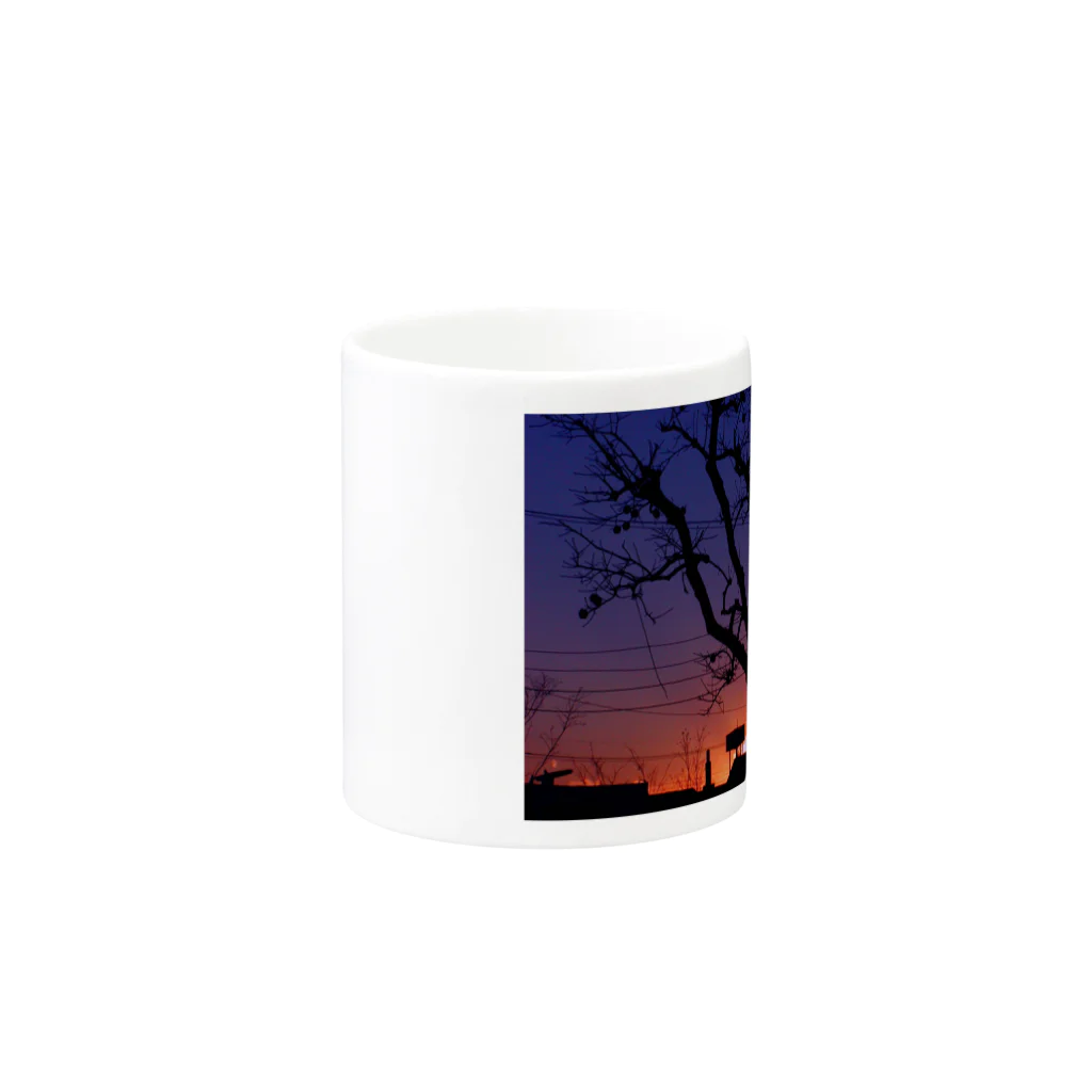 zzmatsudaの夕焼けと柿の木のトワイライト Mug :other side of the handle