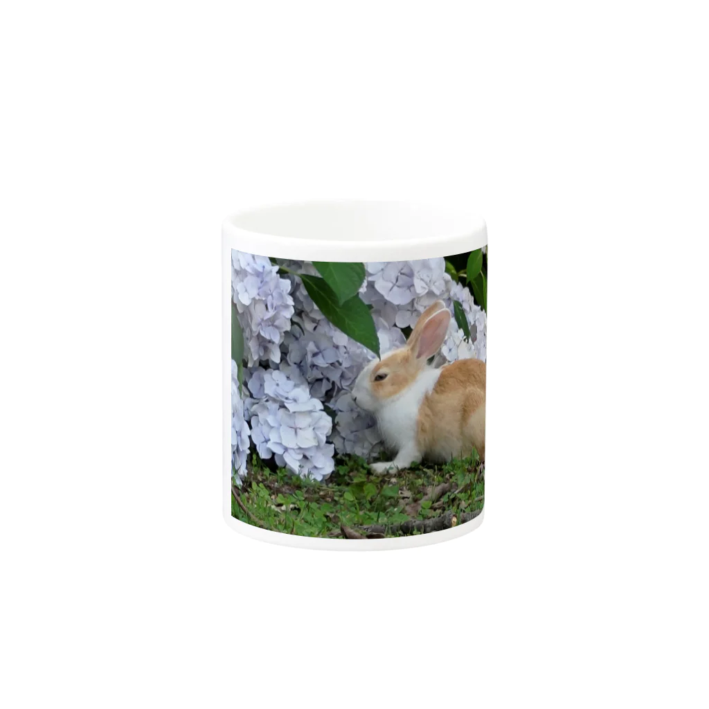 rabbit-islandの紫陽花と子ウサギ Mug :other side of the handle