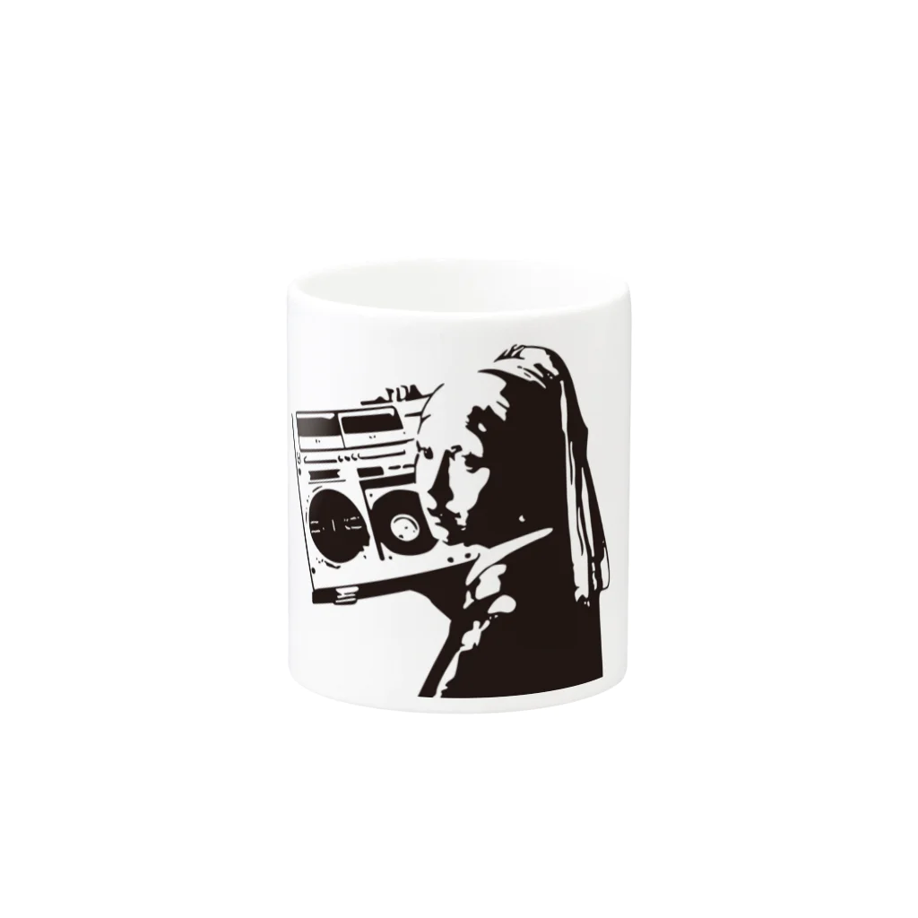 81artworksのGirl with a boombox Mug :other side of the handle