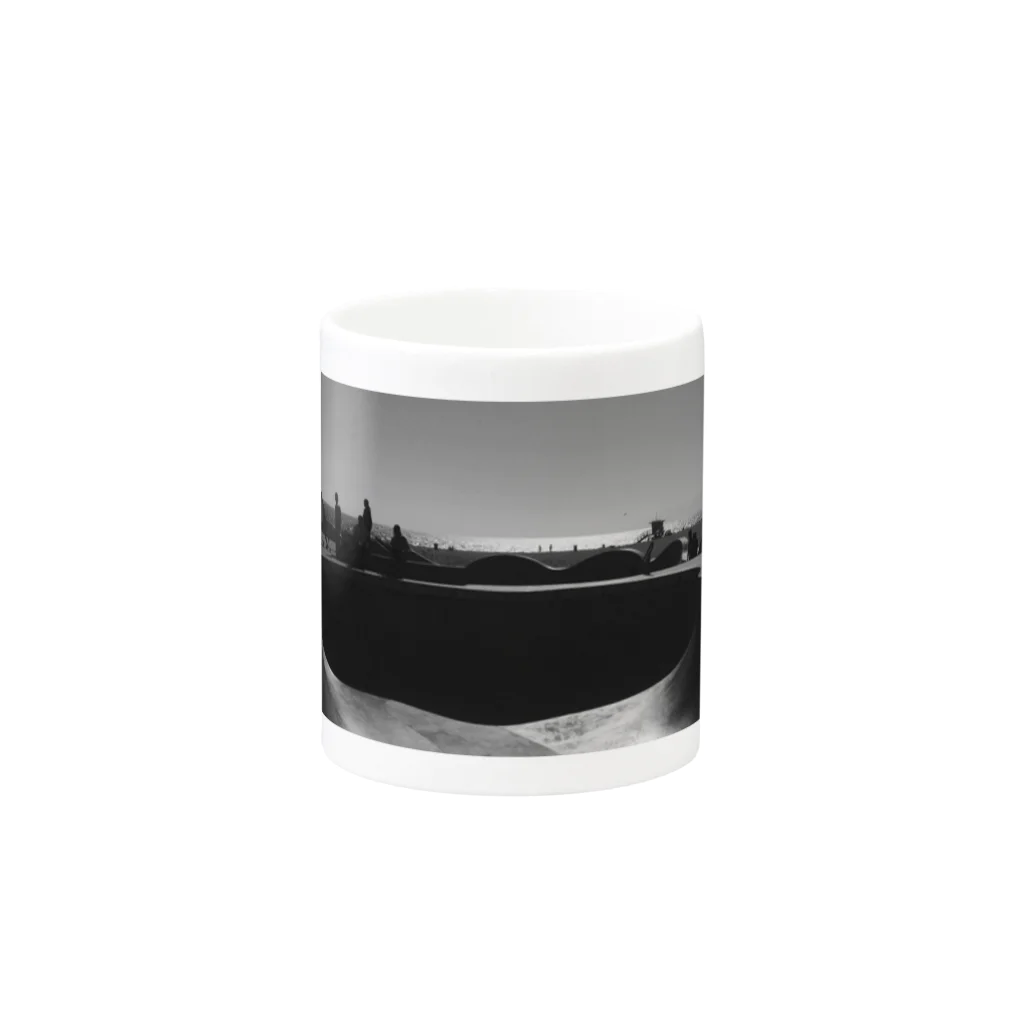 ryota yokoiwaのVenice Beach Skate Park Mug :other side of the handle