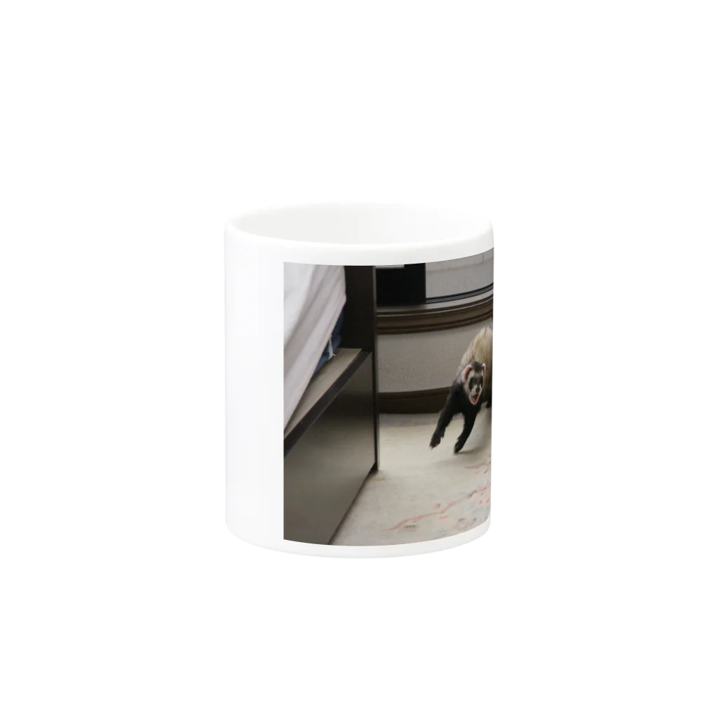 YuuriBの跳ねるフェレット Mug :other side of the handle