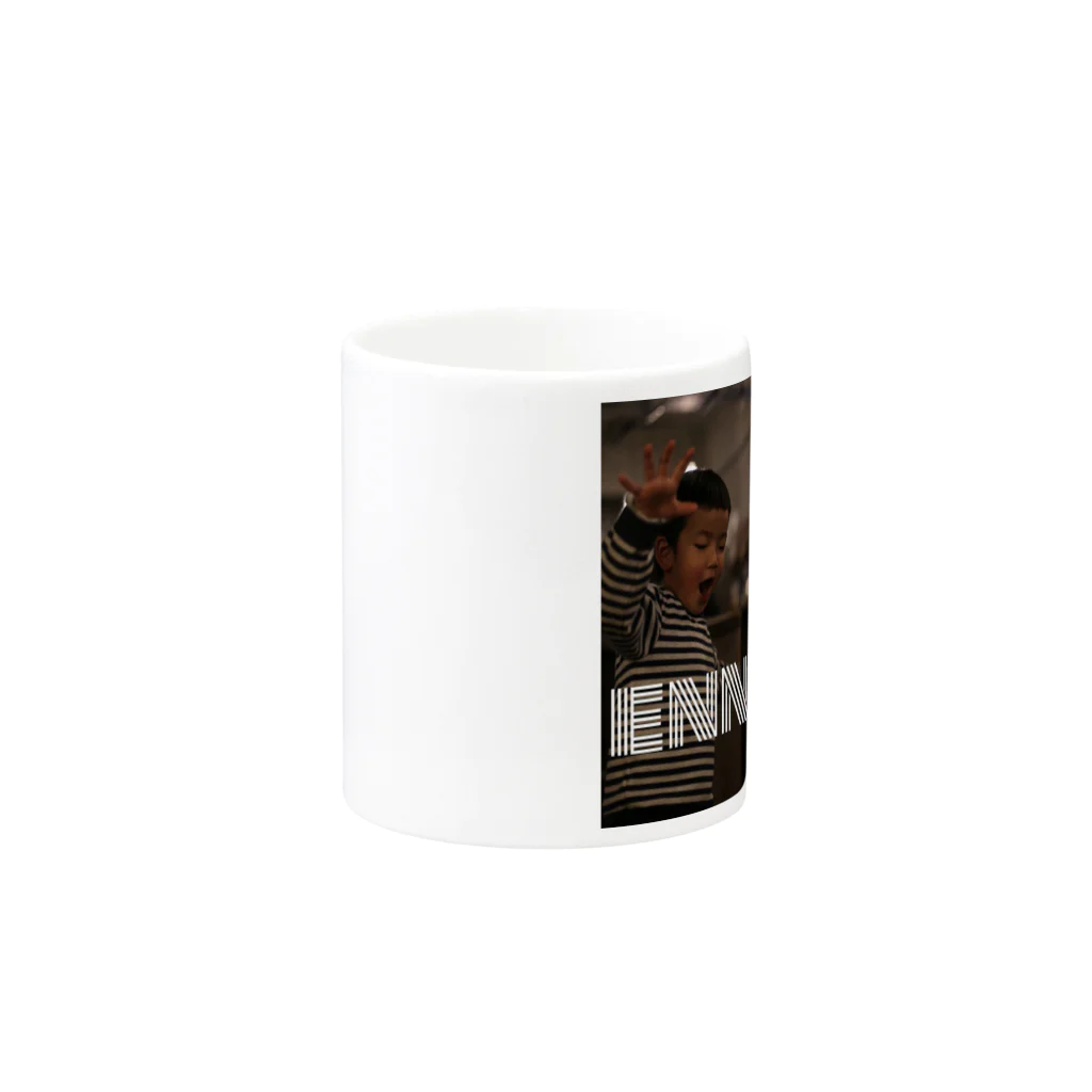 cafebar&guesthouse ennovaのダンシングキッズ Mug :other side of the handle