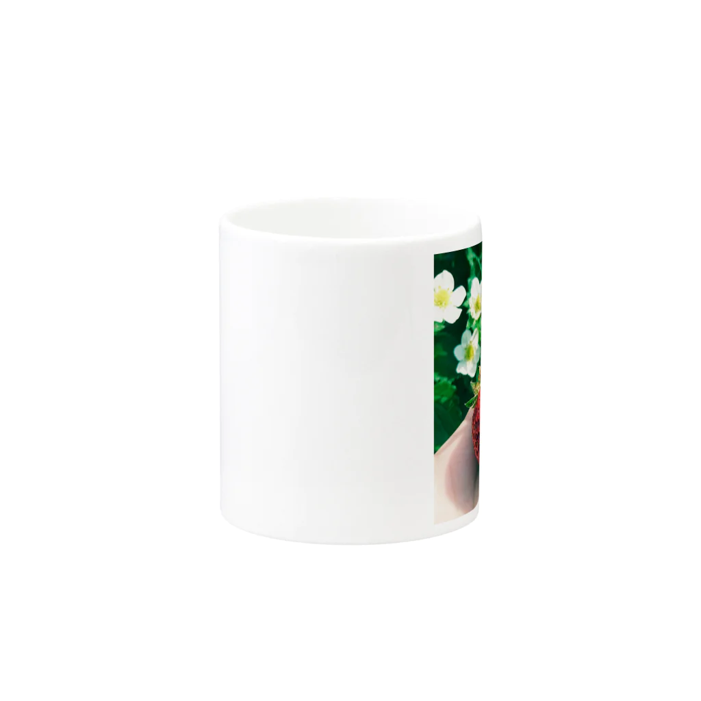 Ayanaのstrawberry Mug :other side of the handle