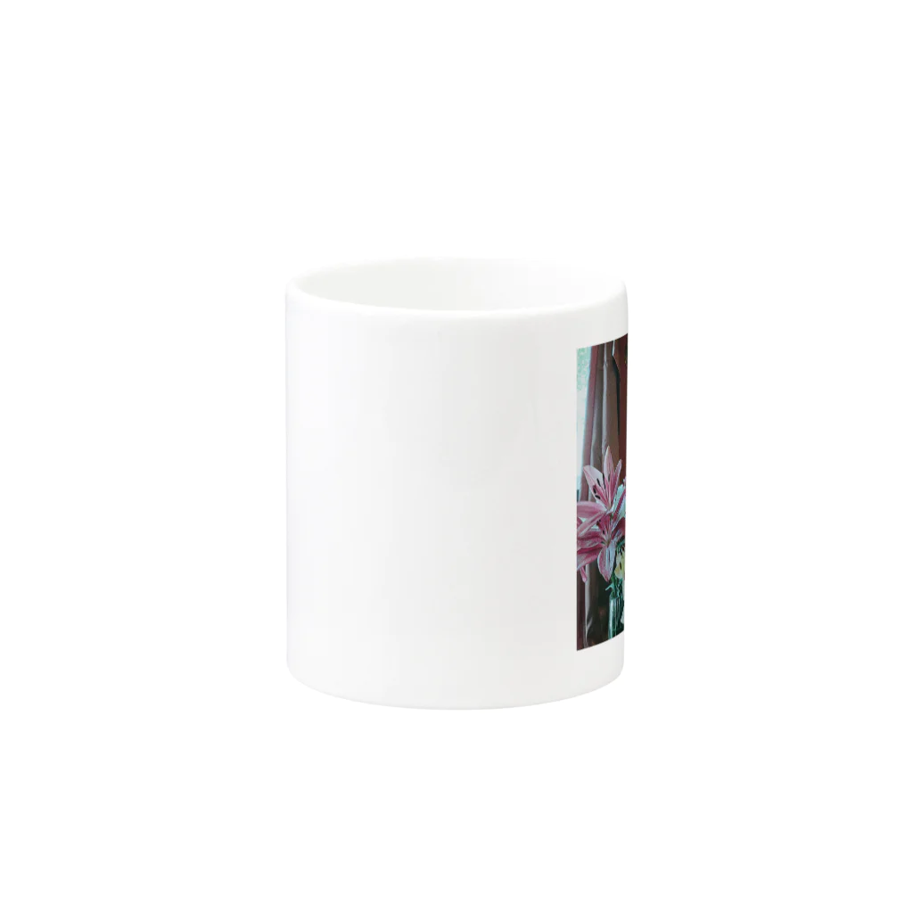 kotoのアンティークとユリ Mug :other side of the handle