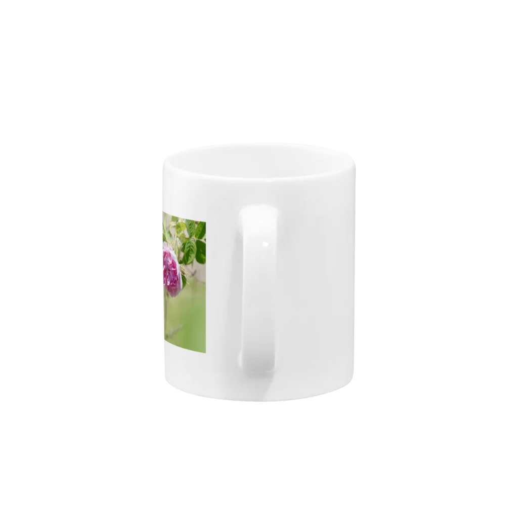 Amie's Gardenのハーブのお店のダマスクローズ Mug :handle