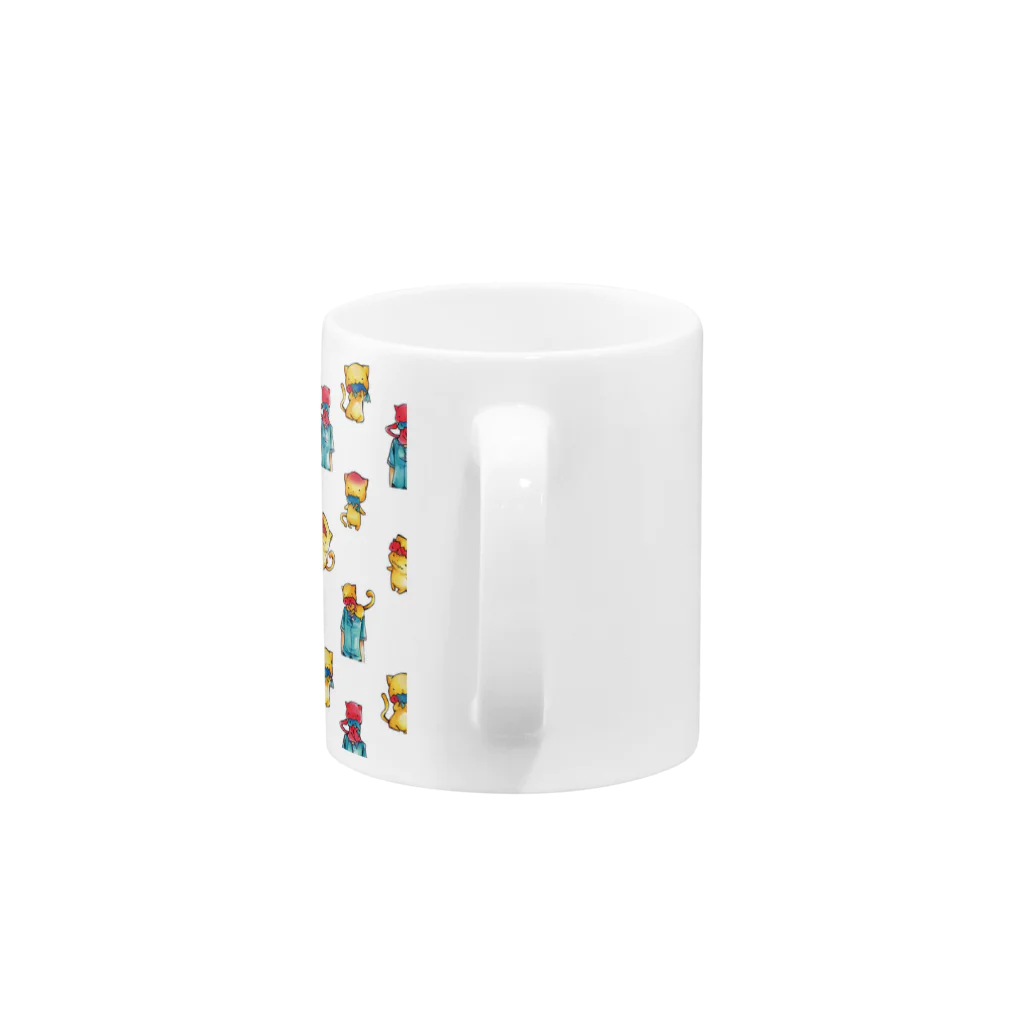 TwiFULLPress Shopの頭が赤い魚を食べた猫(集合) Mug :handle