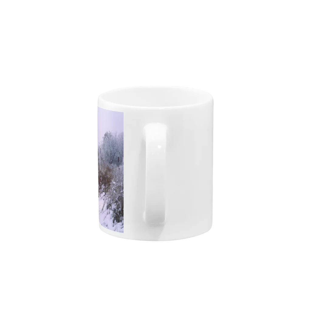 Rei MillerのWinter Landscape, Cattail Mug :handle