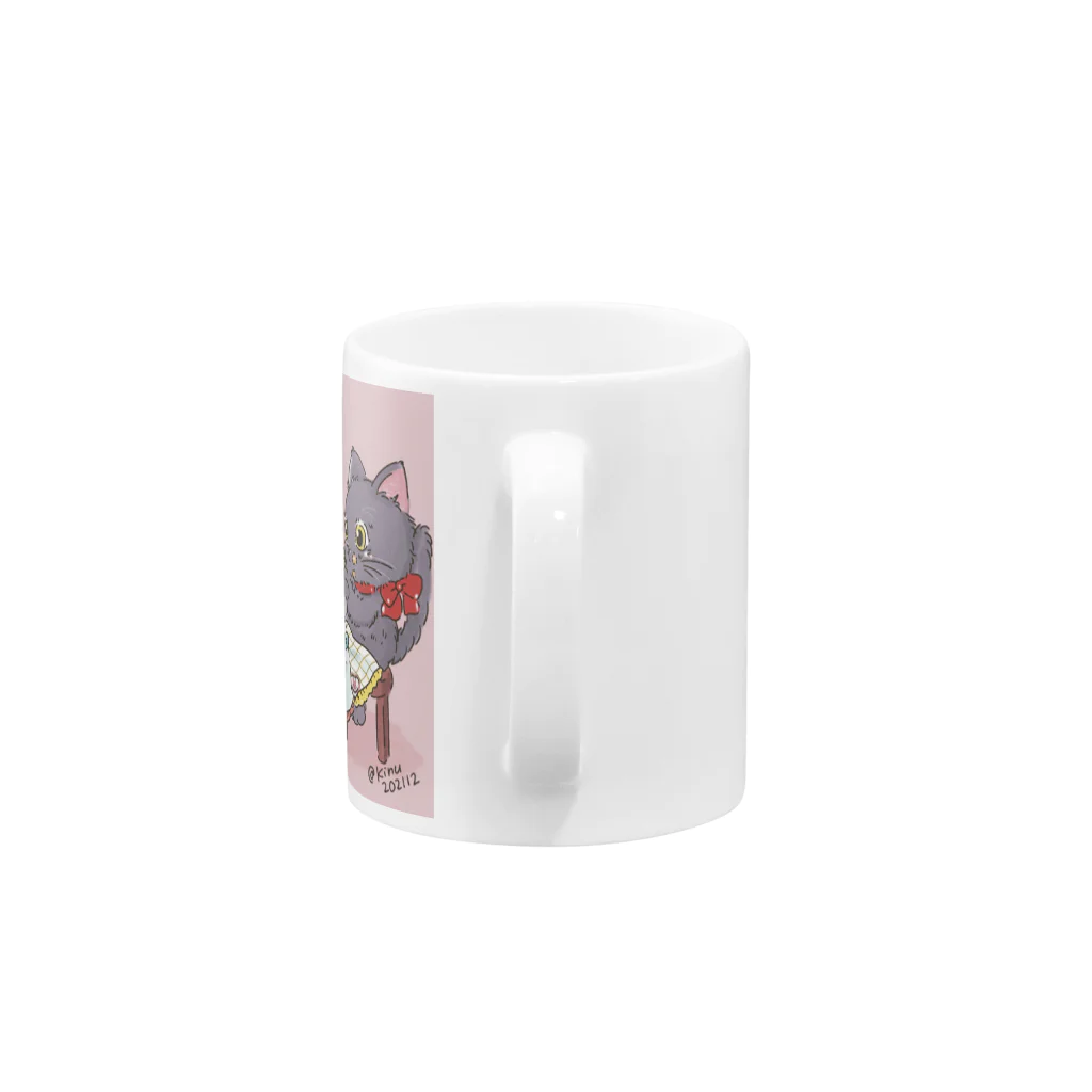 猫のきぬくんのお店のいっぱい食べてもいいかしら Mug :handle