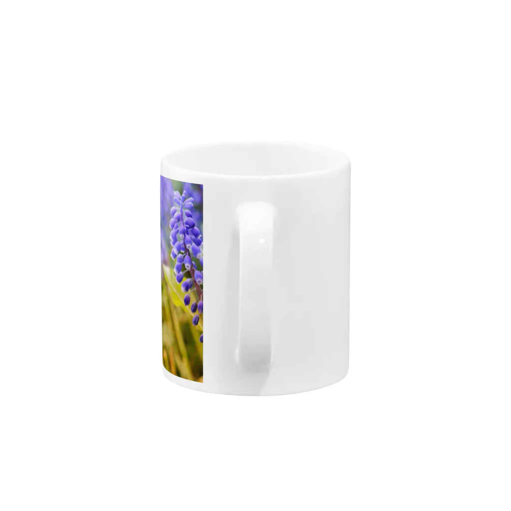 気まぐれ雪だるまのお花 Mug :handle