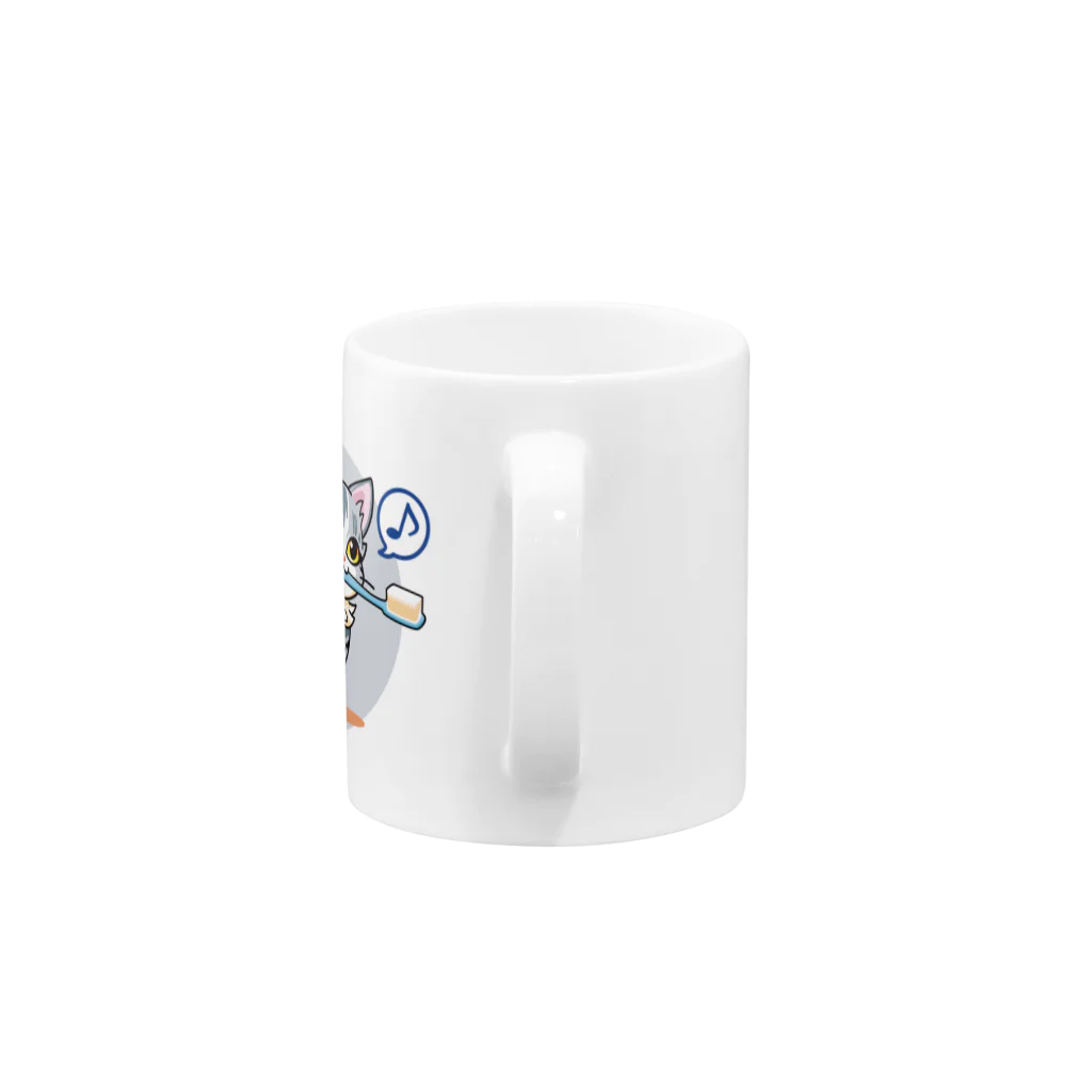 AckeeWolf Art Shopの歯ブラシをくわえたアメリカンショートヘアの子猫 Mug :handle