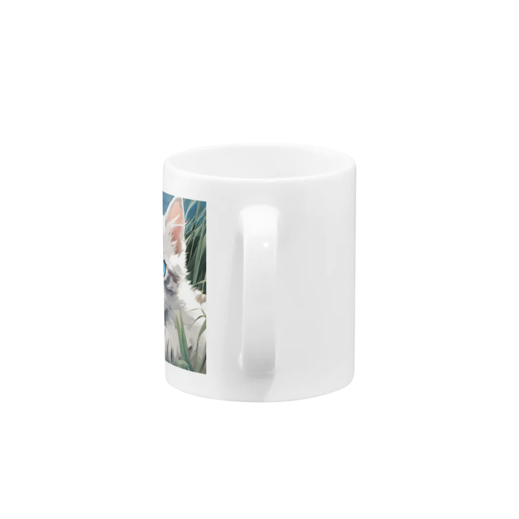 yoiyononakaの草むらの虎縞白猫 Mug :handle