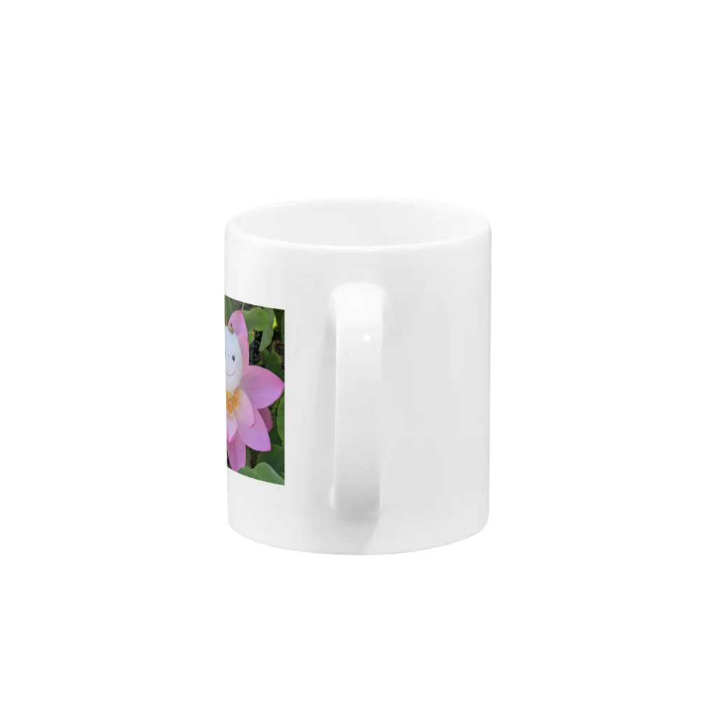 maru_maru_niko_nikoの雪玉ちゃんと蓮の花 Mug :handle