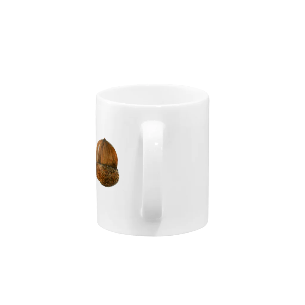 Quccoのどんぐりの背比べ Mug :handle