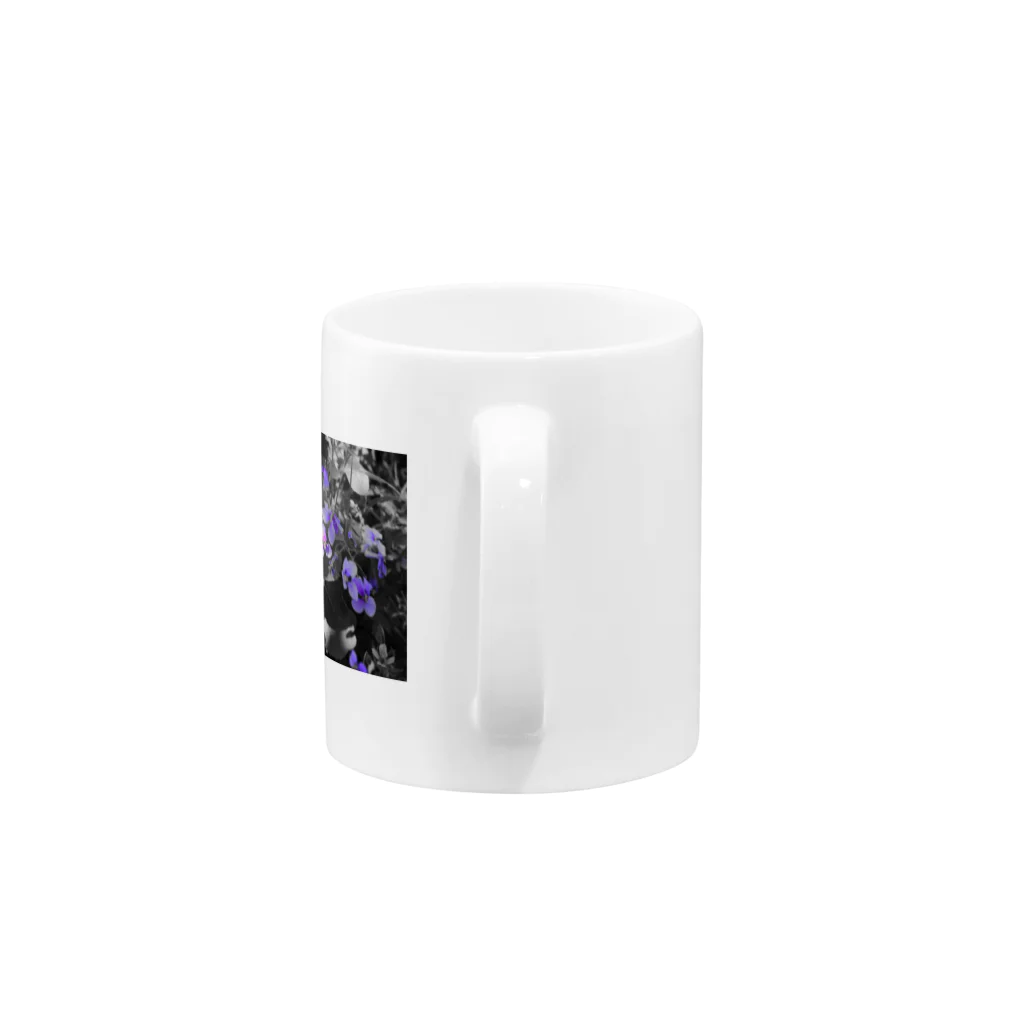 如夢幻のモノクロと紫 Mug :handle