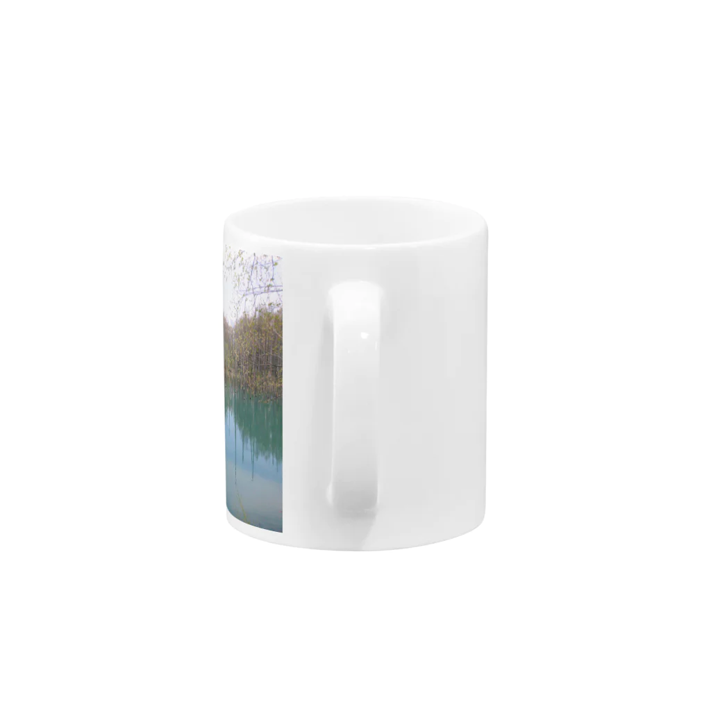 空飛ぶモモンガの美瑛ブルー～北海道 Mug :handle