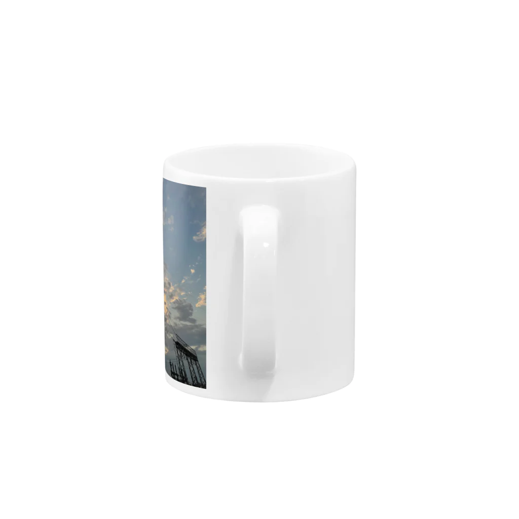 Aki’s design shopの(セール中)Sunset over the tower Mug :handle