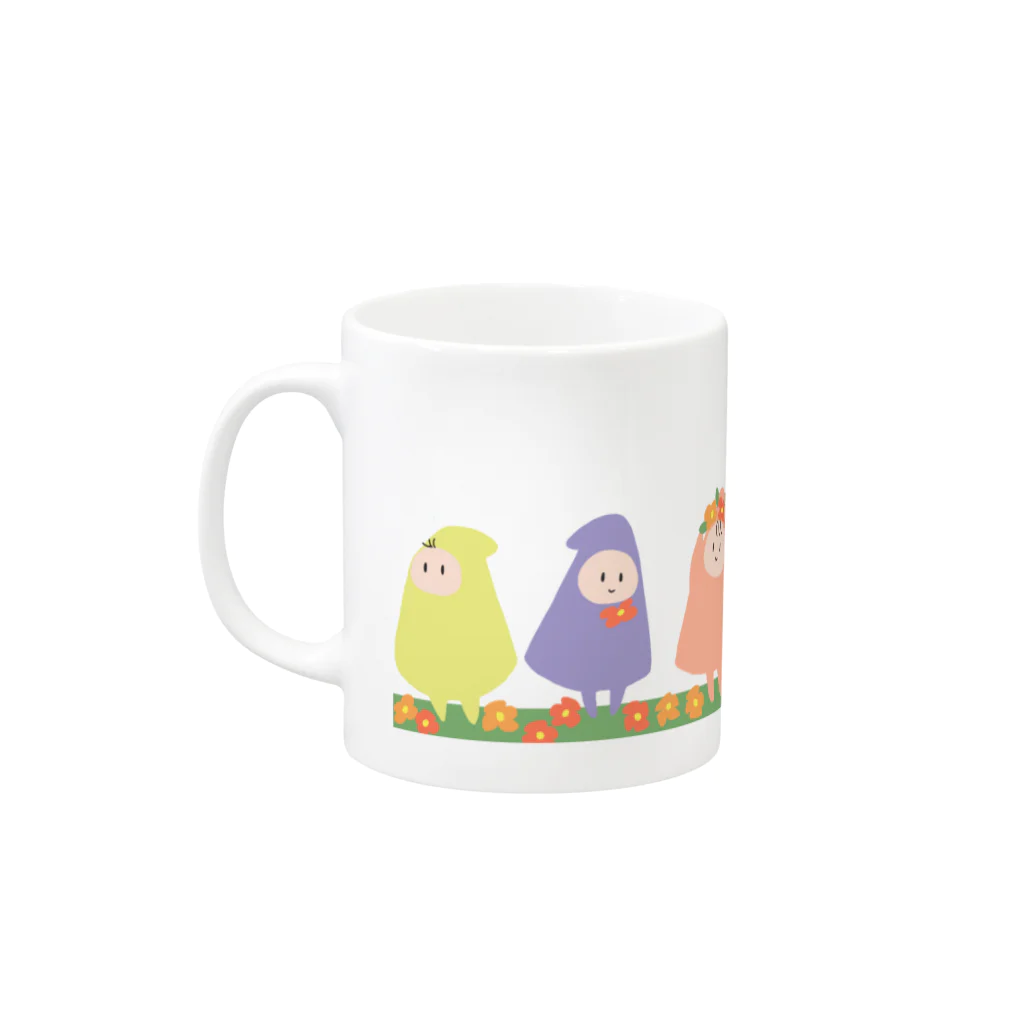 しばの夢工房イラストグッズ店の春を楽しむ幸せの小人さんたち Mug :left side of the handle