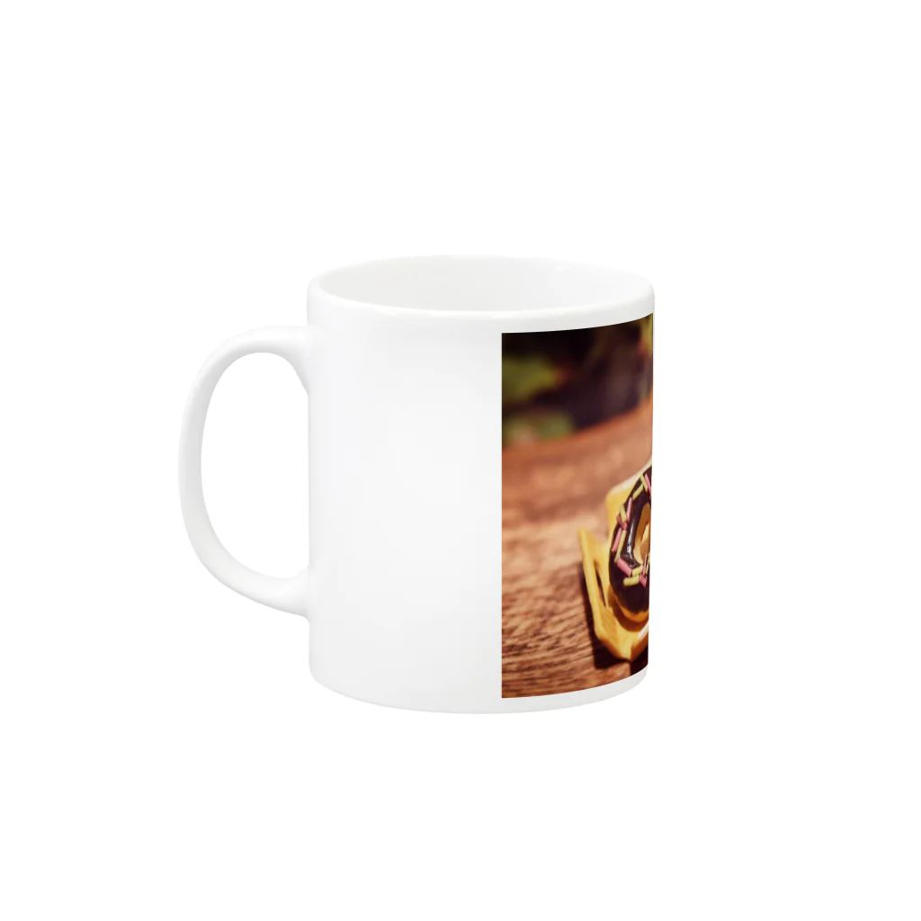 Prism coffee beanの【スイーツ】Prism coffee beanのミニチュアドーナツ Mug :left side of the handle