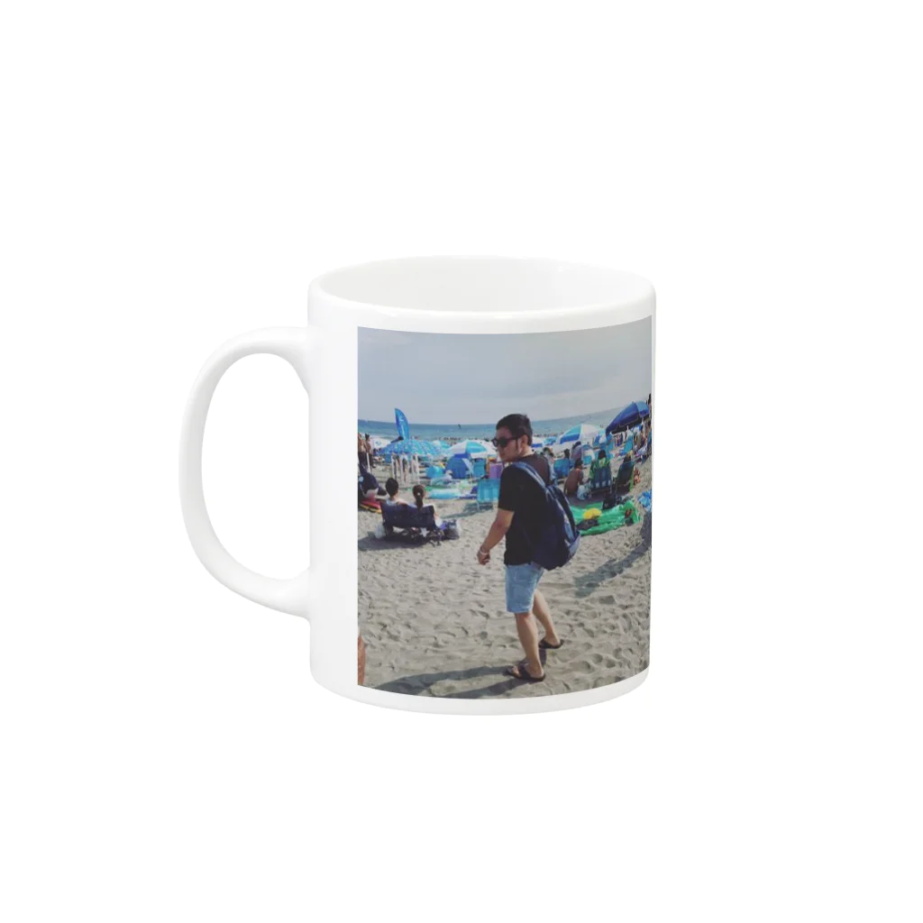 前島 知也の前島Tシャツ2 Mug :left side of the handle