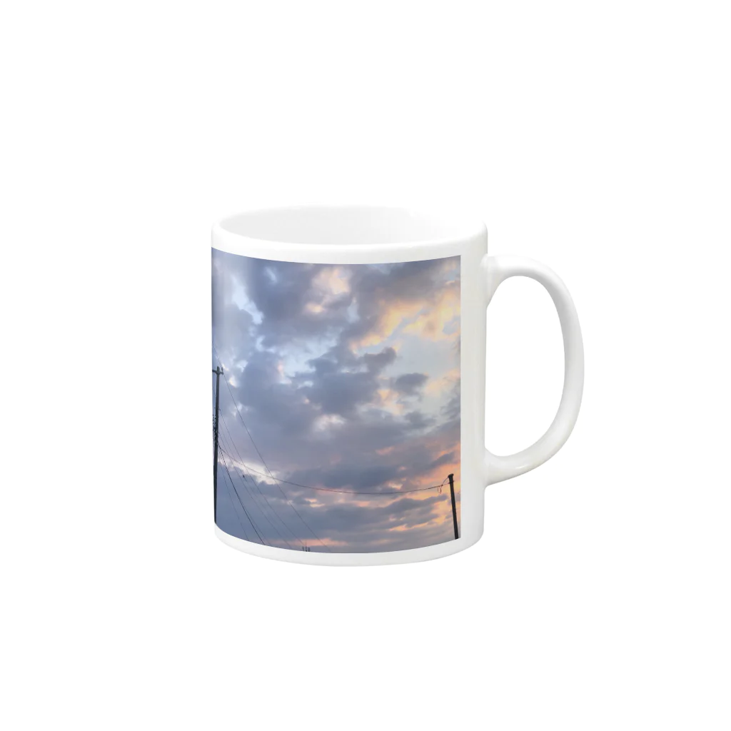 Hatumiの早朝の雲 Mug :right side of the handle