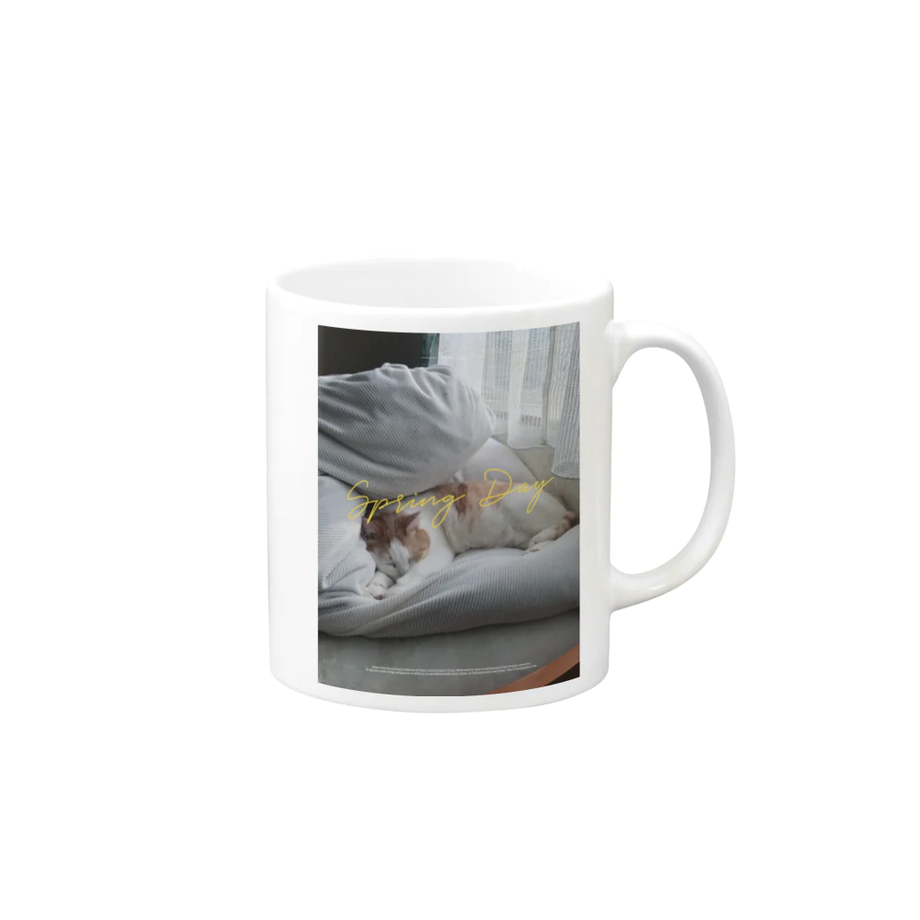 natural momentのsleeping cat Mug :right side of the handle