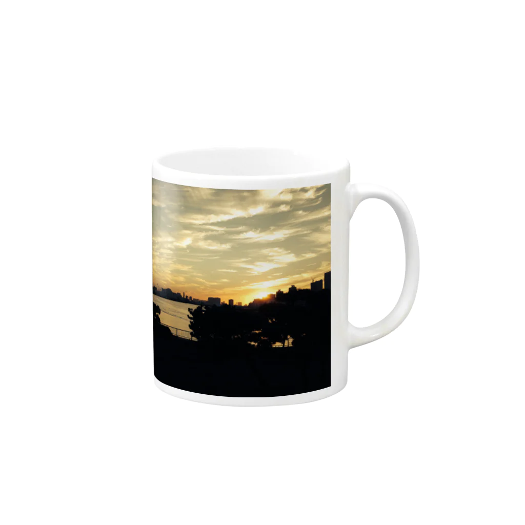 shota.jpのひつじ雲の夕焼け Mug :right side of the handle