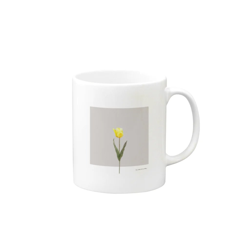 rilybiiのsakura milk tea . yellow .  tulip . Mug :right side of the handle