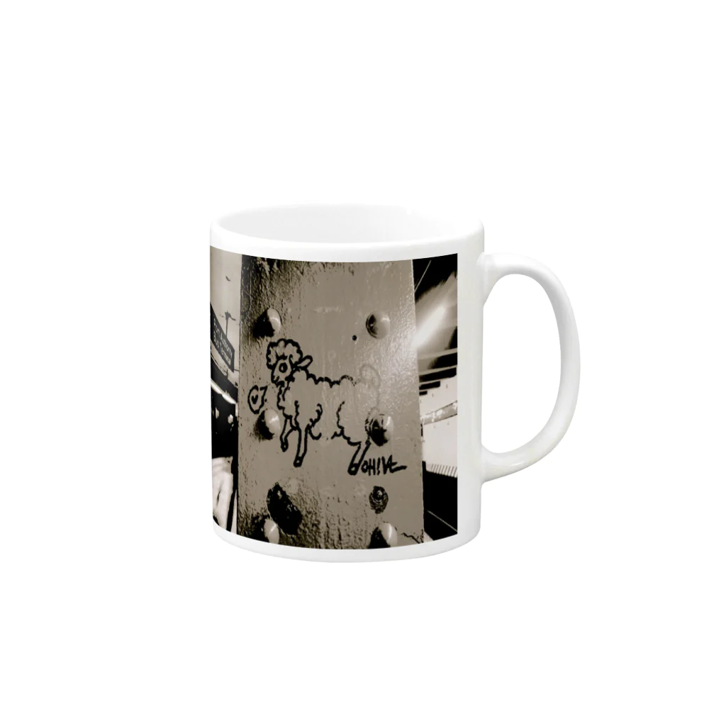 cream-milkのNY Graffiti 羊 Mug :right side of the handle