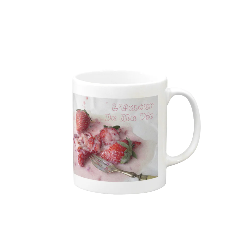 MICHU_COQUETTEのmilk in STRAWBERRY マグカップの取っ手の右面