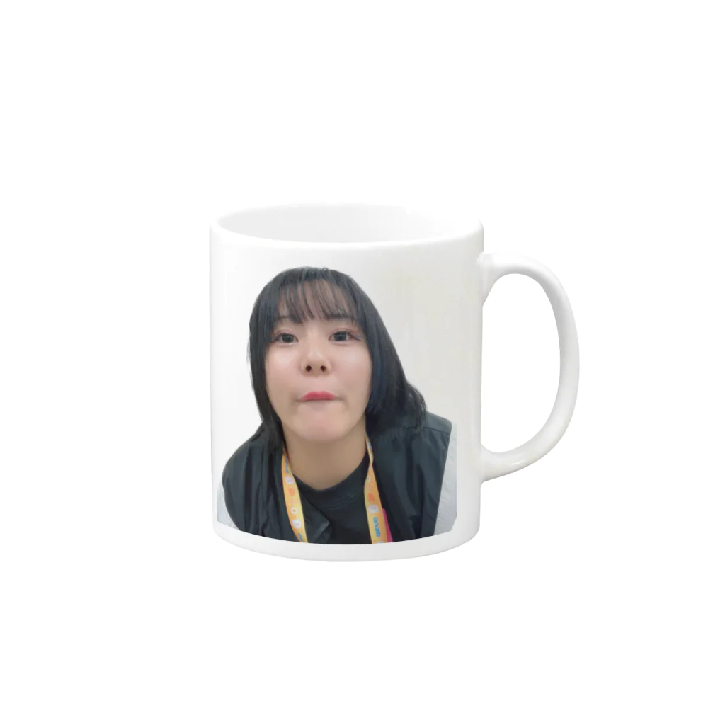 朝陽(あさひ)/公式の上唇だけちゅーしてほしいあーちゃん（蓮燦が褒めてくれた） Mug :right side of the handle