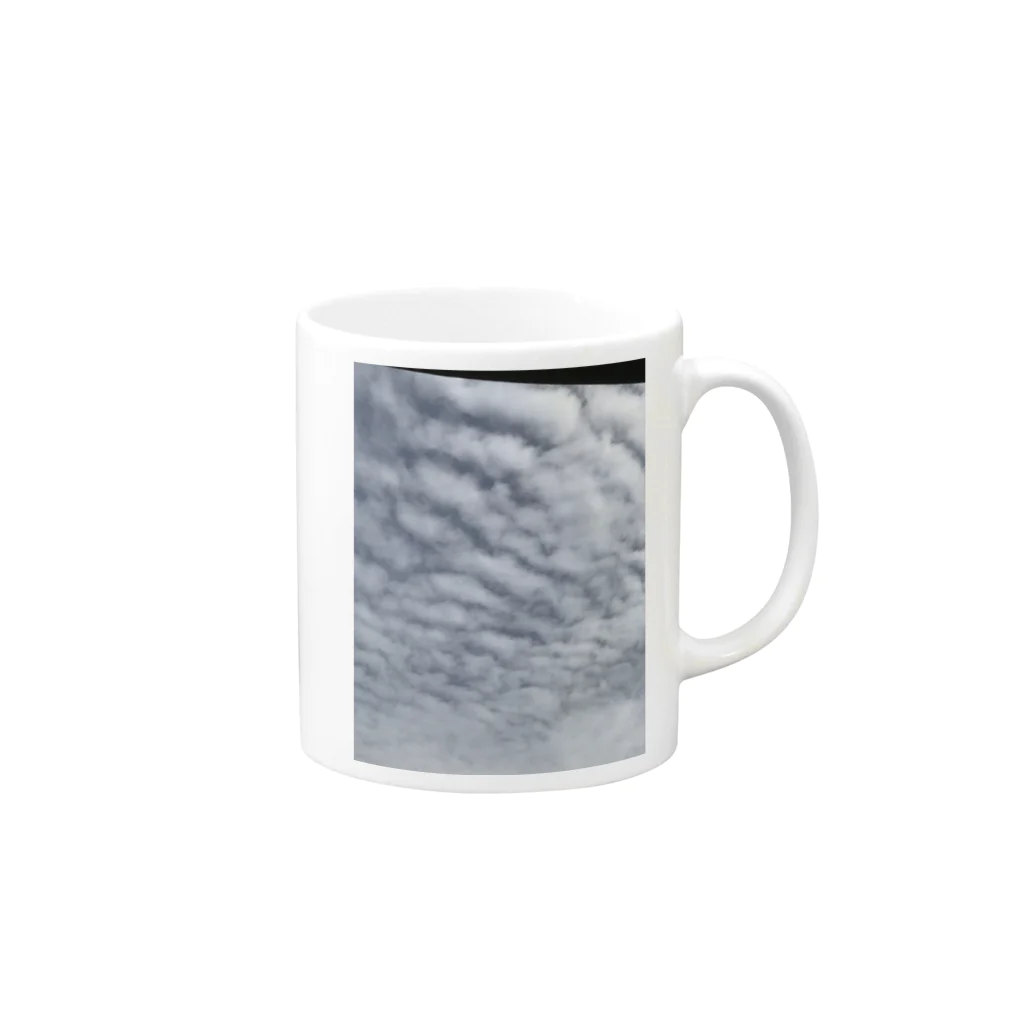 奈樹(なな)のうろこ雲 Mug :right side of the handle