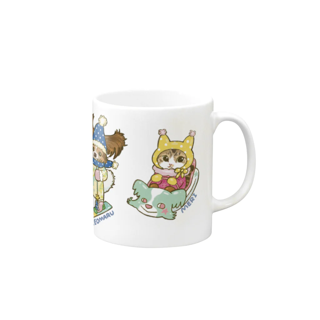 猫のきぬくんのお店のれおまるくん一家　雪山ツアー Mug :right side of the handle