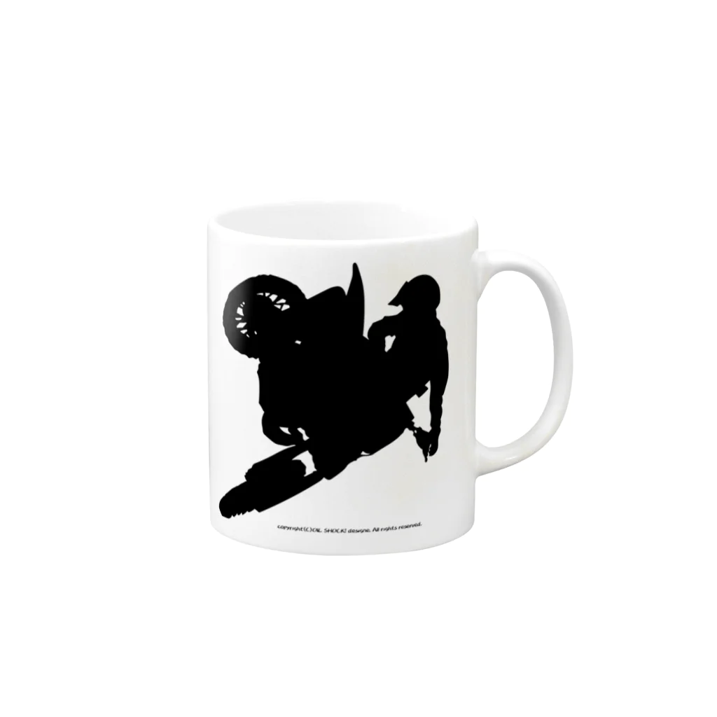 ファンシーTシャツ屋のオフロードバイクでエアーを決めるシルエット Mug :right side of the handle