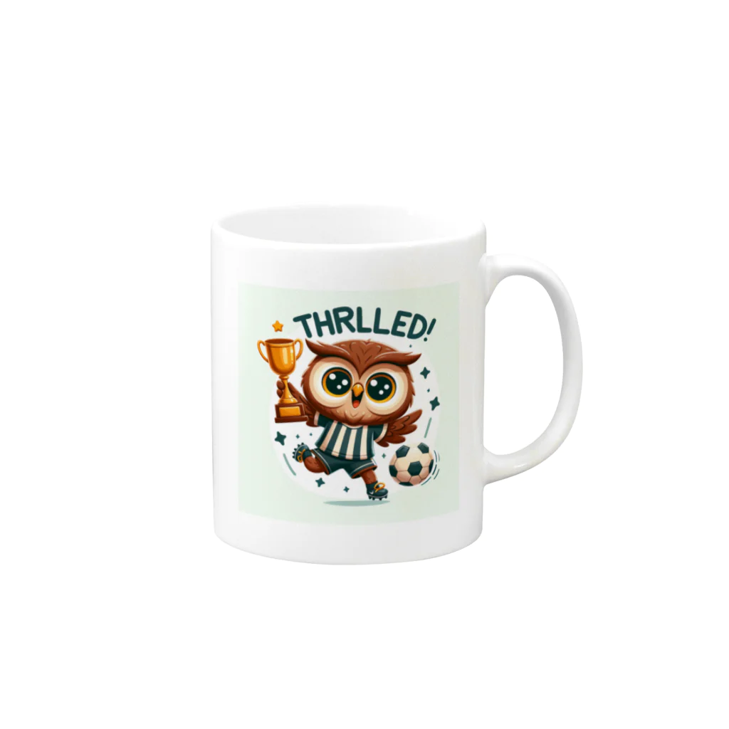 まんじゅ王国のフクロウがボールを蹴っているかわいい姿！ Mug :right side of the handle