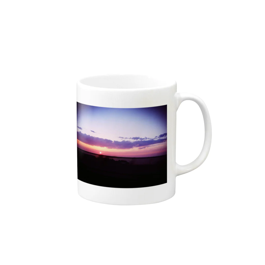 COCOriのピンクの蒼空 Mug :right side of the handle