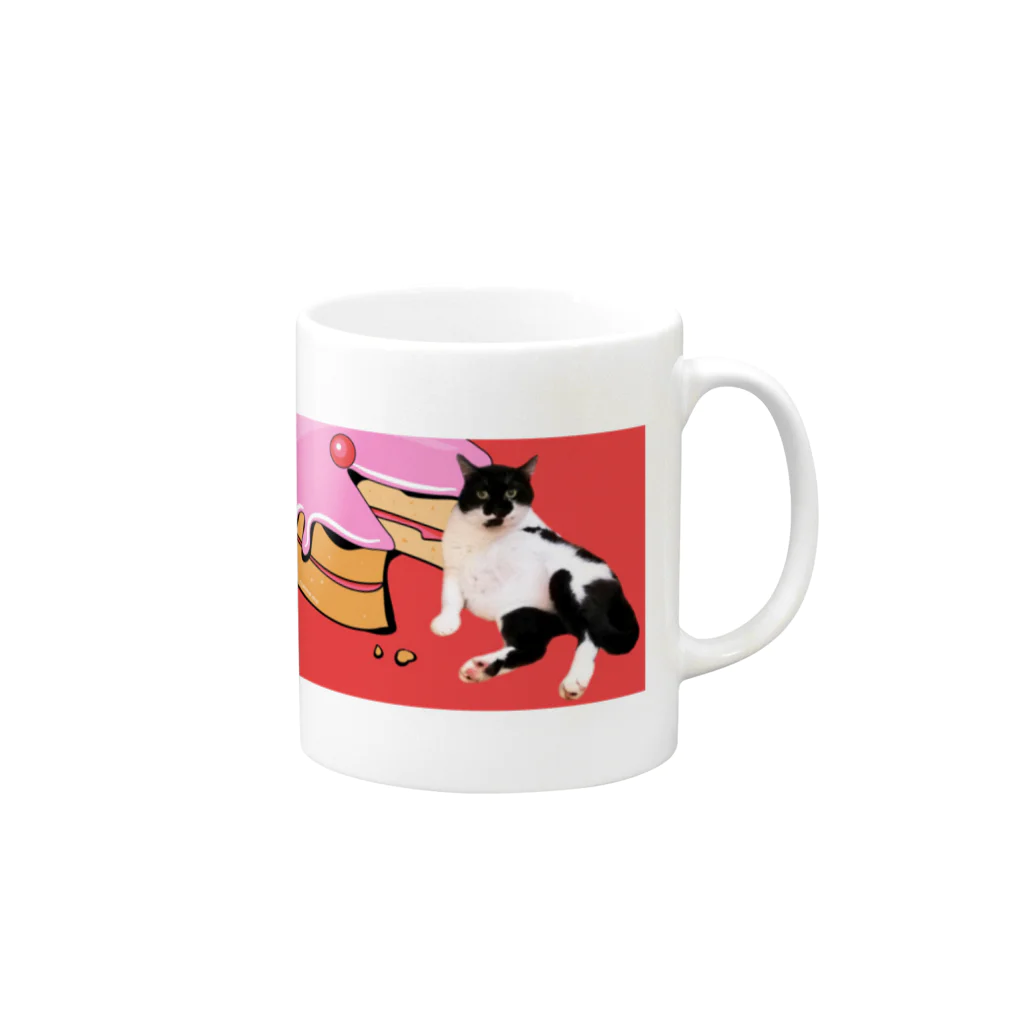 保護猫活動中すみパンさんへの支援ッズ！のNo.16 ケーキに寄りかかるバットにゃん Mug :right side of the handle