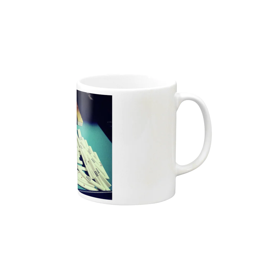 ニブイチ屋の捲りトップ Mug :right side of the handle